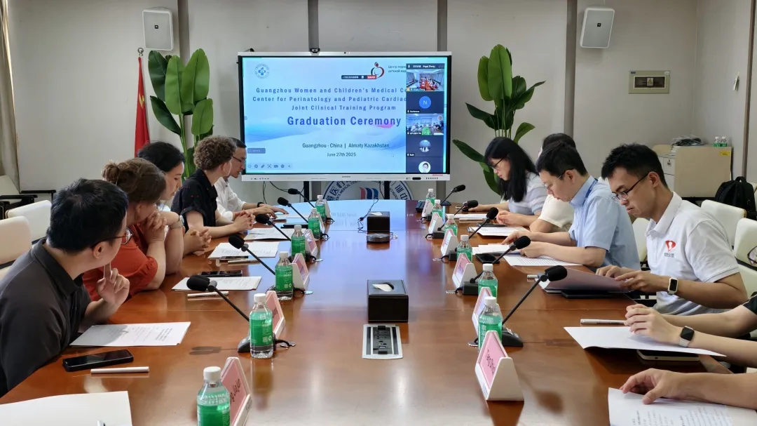 在共建“一带一路”倡议提出十二周年之际，习近平主席远赴哈萨克斯坦，出席中国-中亚五国峰会，